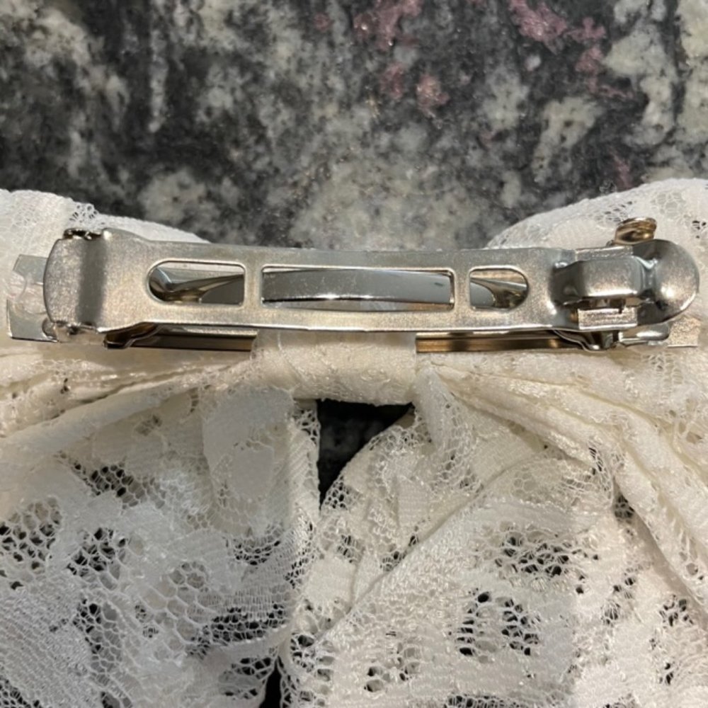 Vintage White Lace Bow Hair Barrette from 1980's - Picture 5 of 6
